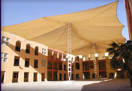 مصنع للمظلات